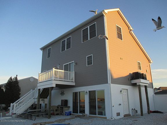 3rd image of 1856 Cable Dr