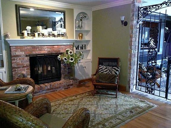 5th image of 1631 Depauw Ave