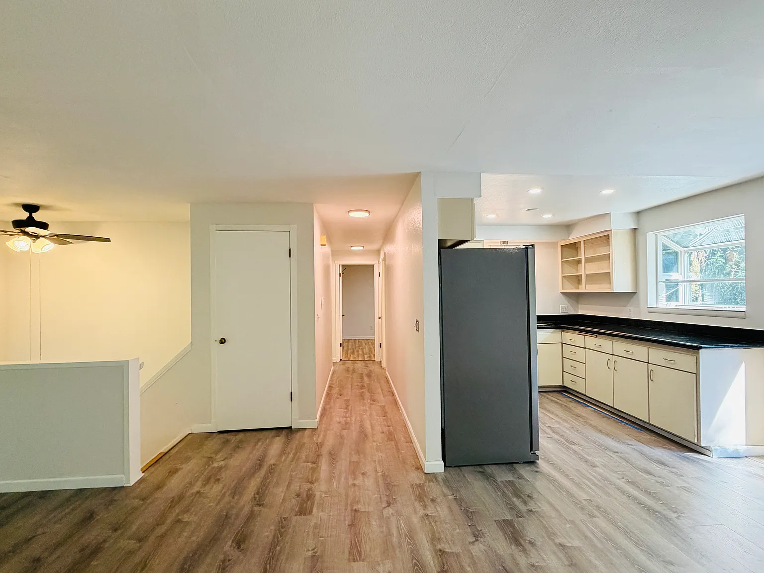 3 bed, 1200 sqft, $2,650 — Photo 4