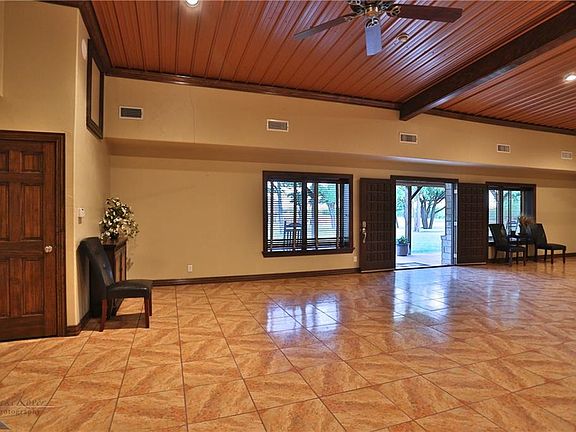 5th image of 210 Paisano Dr