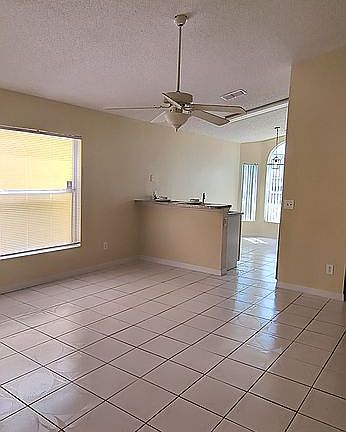 Living room & dining/kitchen