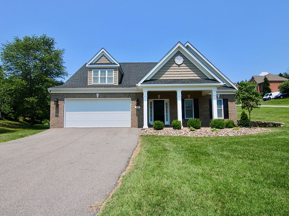 1st image of 121 Ferrum Dr