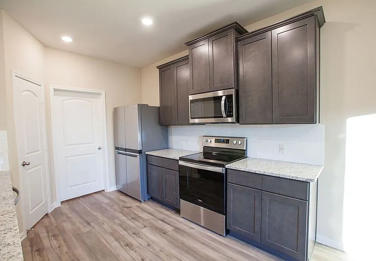 1917 Dahlia Way — Photo 13