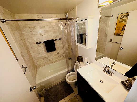5th image of 150 W 51st St #1231A