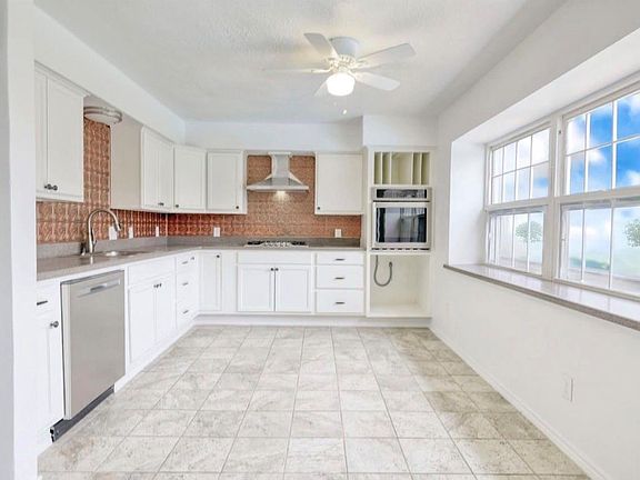 3rd image of 3610 Acorn Springs Ln