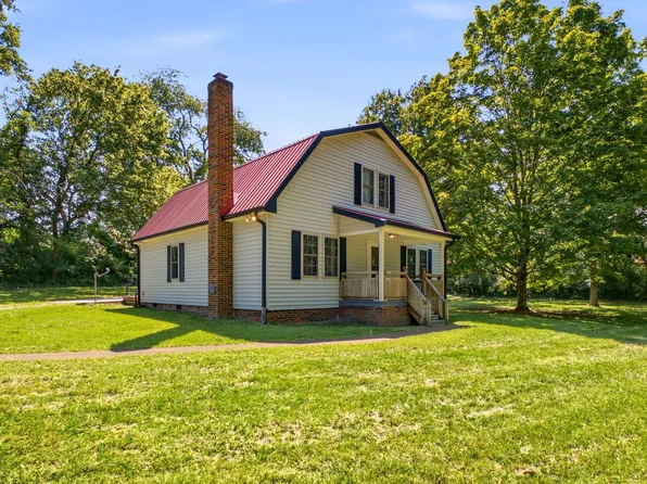 700 Wallace Rd, Gallatin, TN 37066