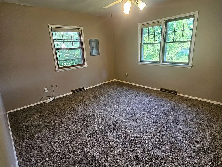 725 W Talmage St — Photo 19