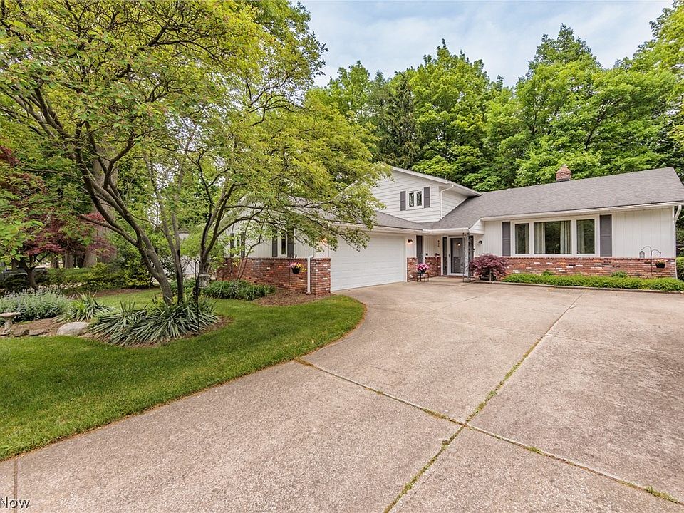 1st image of 605 Gloucester Dr