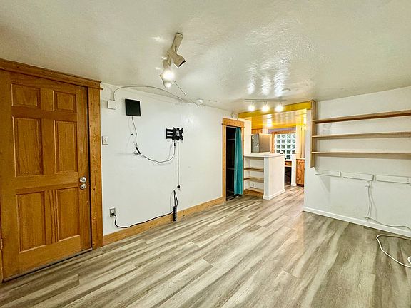 4th image of 6601 N Navin Ave #A
