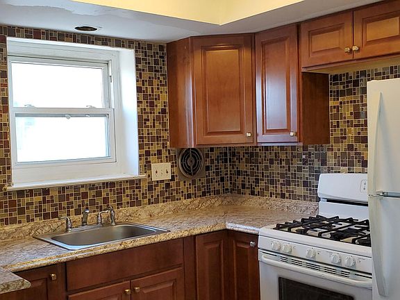 2nd image of 956 E 215th St APT 2