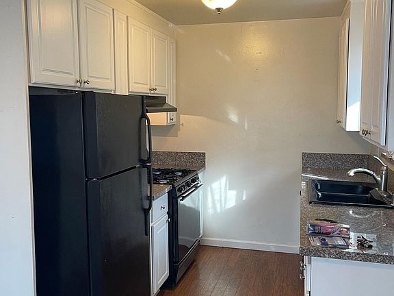 4th image of 5500 Walnut Ave Unit 10