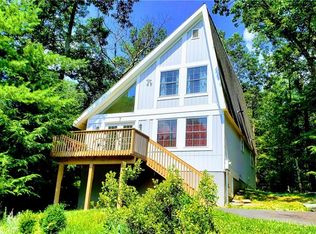 7 Manchester Rd, Rock Hill, NY 12775