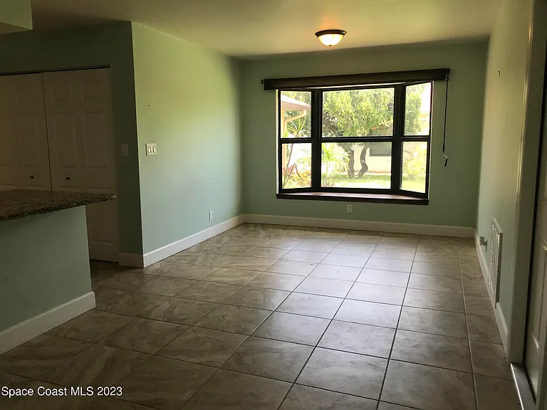 136 Atlantic Dr — Photo 5