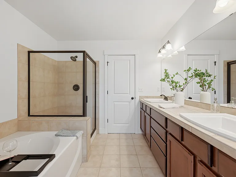 9330 Templeton Ave SE — Photo 9