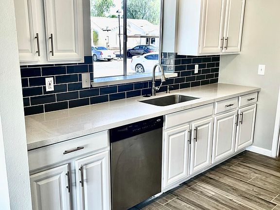 3rd image of 8520 W Palm Ln Unit 1050