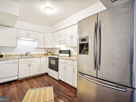4th image of 7919 Casa Grande Pl #122B