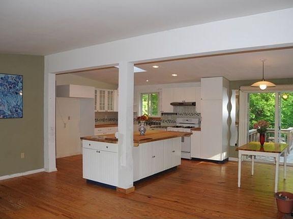 2nd image of 34 Sky Moore Ln