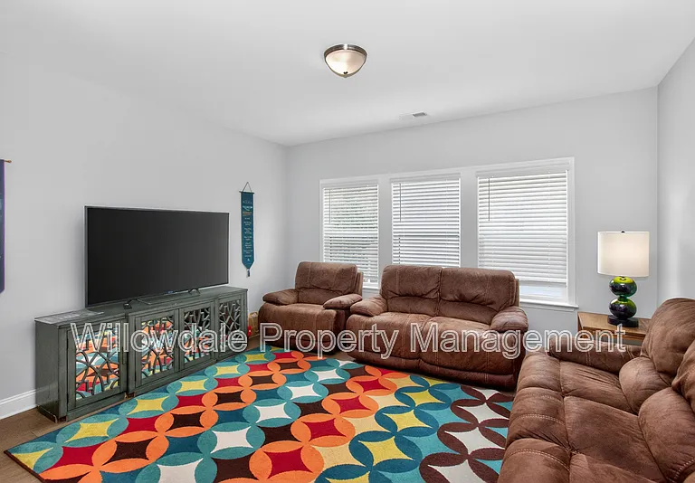 111 N Parkside Dr — Photo 24