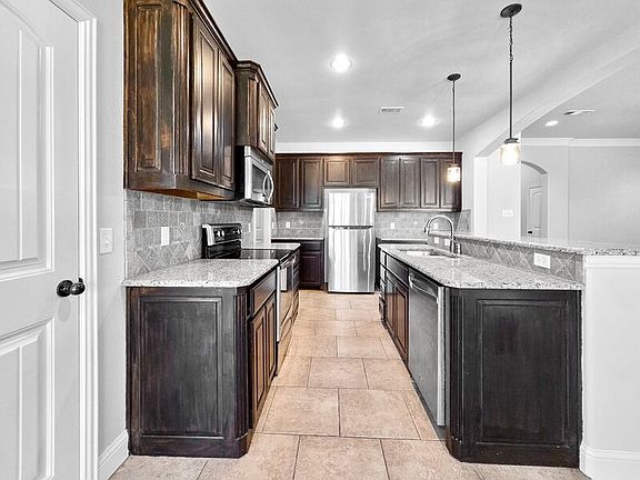 4th image of 104 Whitetail Dr
