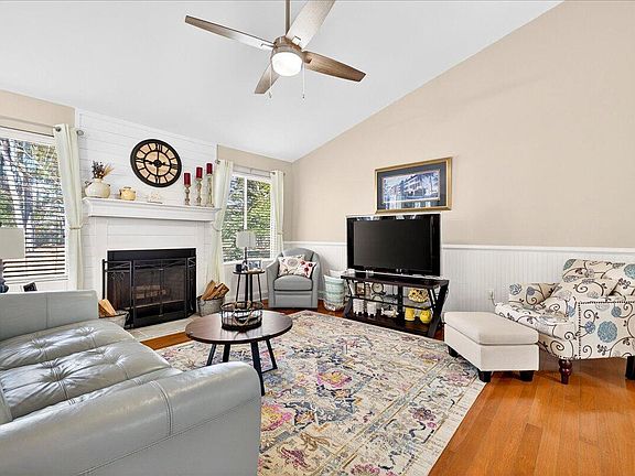 5th image of 215 Savannah Round