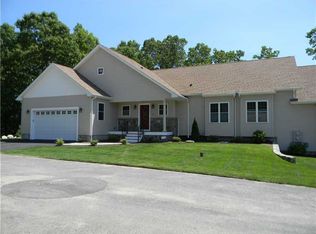 6 Perpali Ln, Cranston, RI 02920