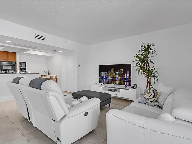 1500 Ocean Dr #505 — Photo 7