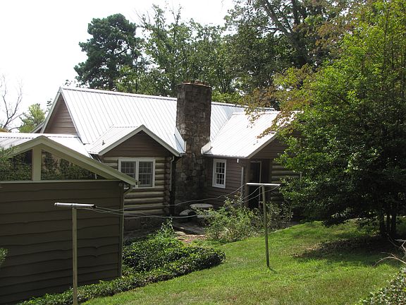 3rd image of 2200 Carolina Dr