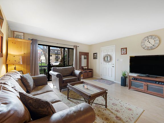 3rd image of 9612 S Karlov Ave APT 102