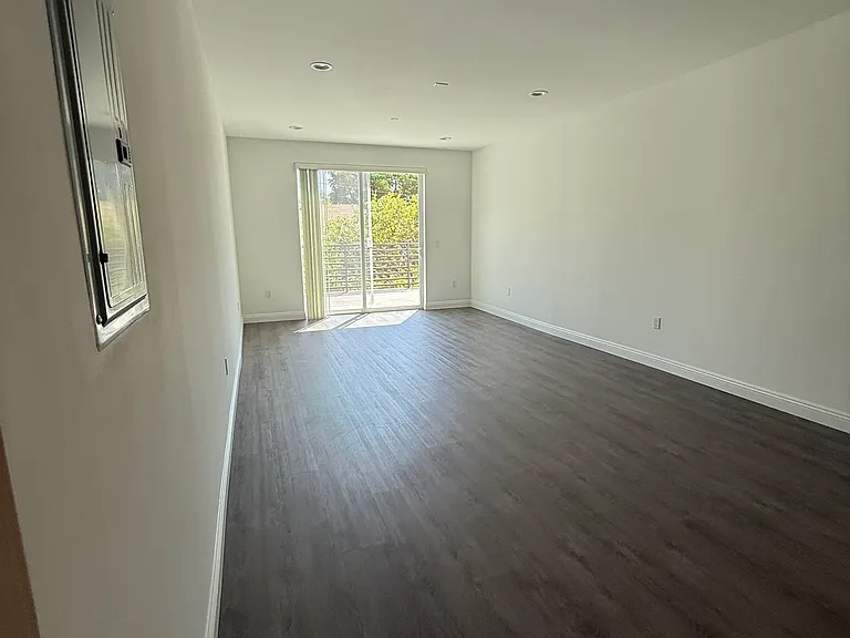 7120 Bellaire Ave #206 — Photo 11