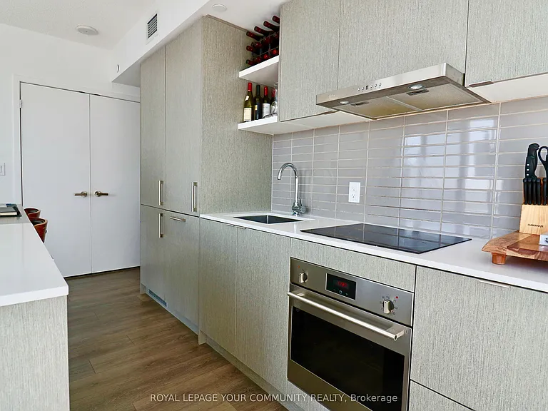 100 Harbour St #5207 — Photo 5