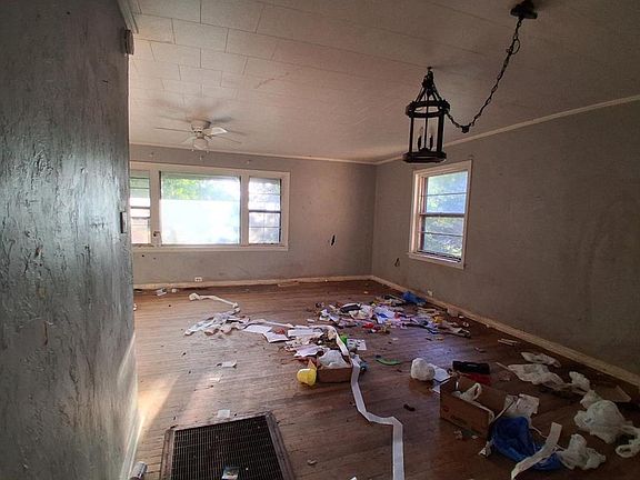 5th image of 622 N Lake Ave