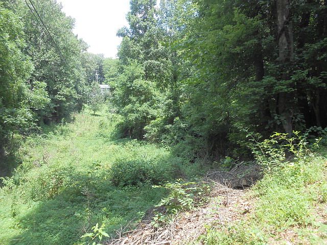 1st image of 323 Town Mountain Dr