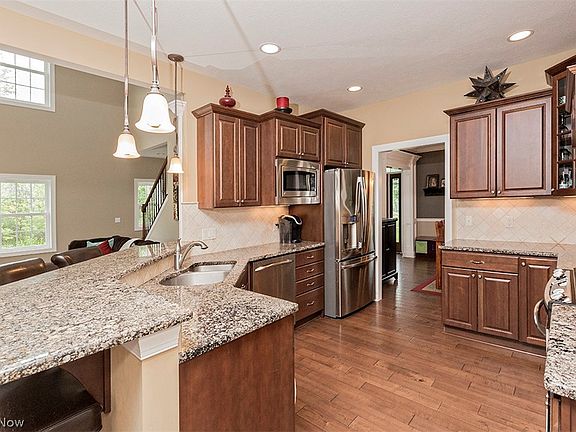 5th image of 17209 Eastview Dr