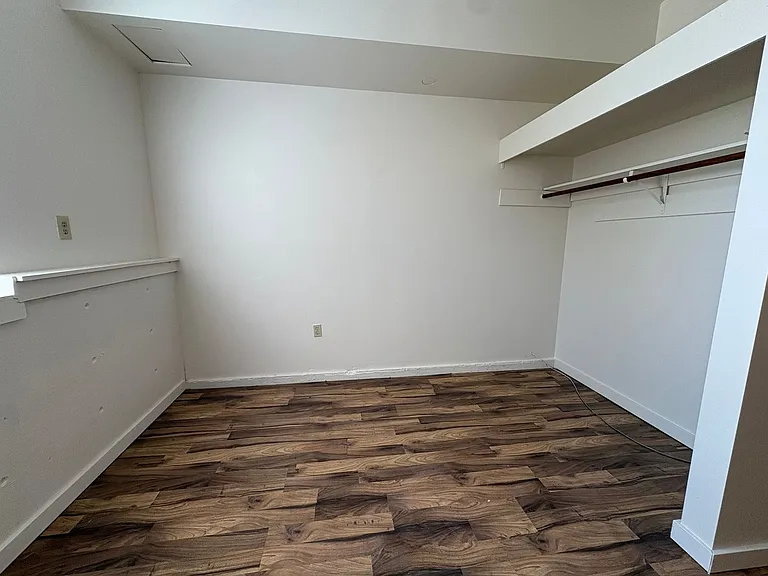 Skylark Apartments — Photo 6