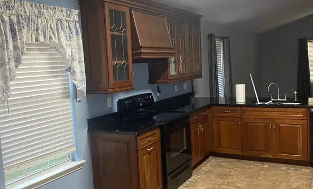 3 bed, 2000 sqft, $2,000 — Photo 2