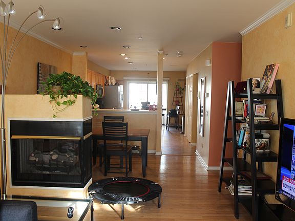 3rd image of 3241 Newbury Pl #1