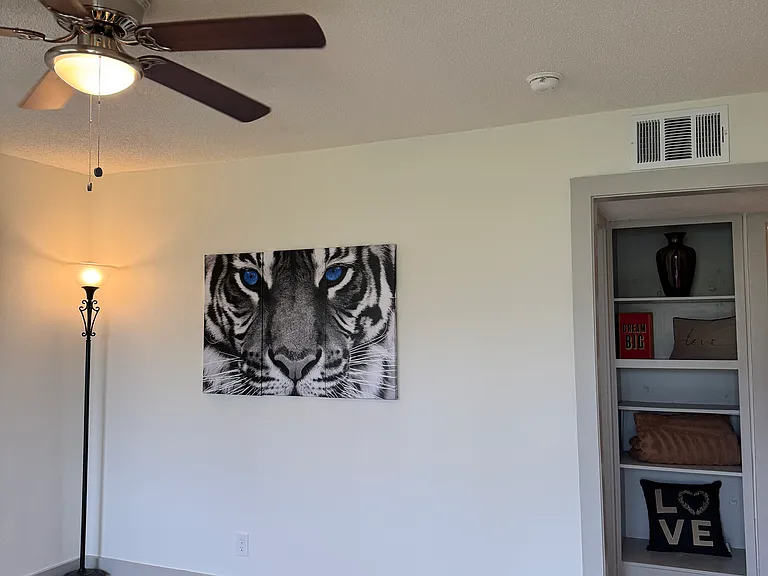 2109 W Avenue B #B — Photo 7