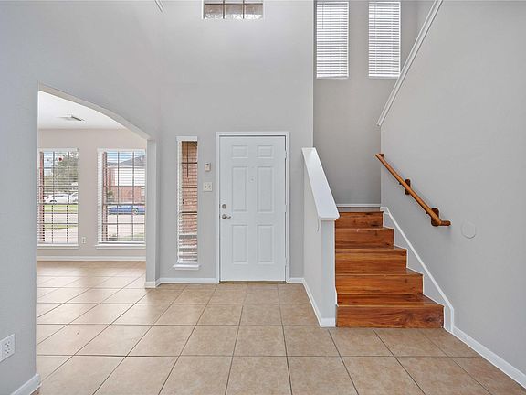3rd image of 16710 Cheshire Place Dr