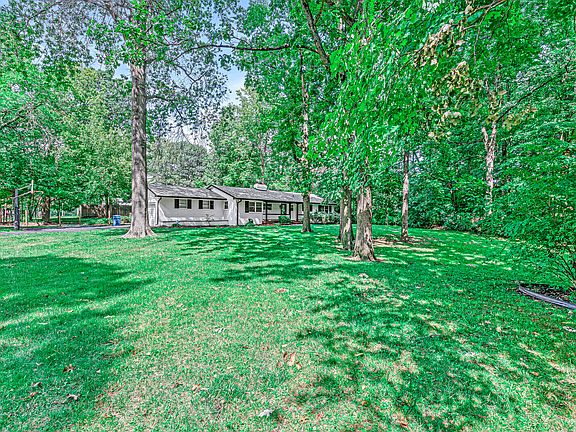 3rd image of 9105 Sherwood Ln
