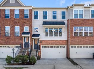 43459 Hopestone Ter, Chantilly, VA 20152
