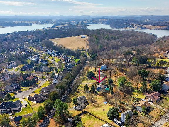 4th image of 1609 Chandler Rd