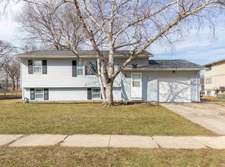 155 Central Ave, Evansdale, IA 50707