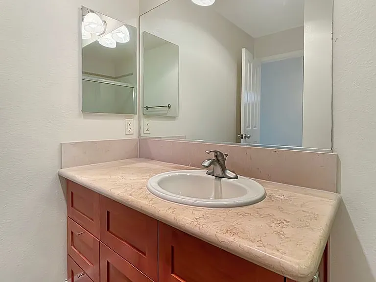 8503 Villa La Jolla Dr #J — Photo 11