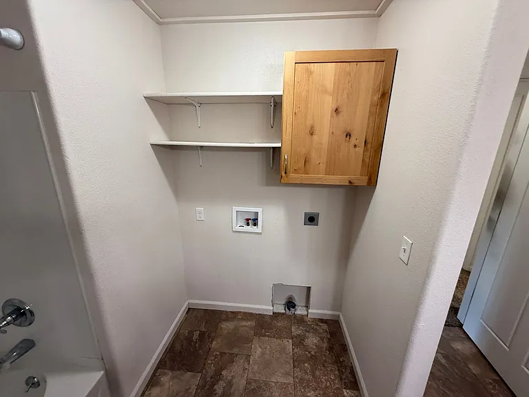 418 W Pershing — Photo 35