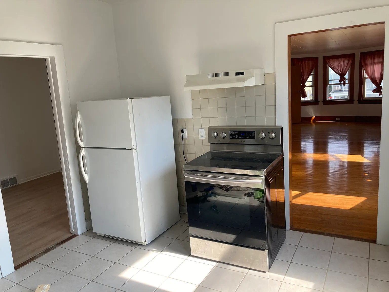 4 bed, 1100 sqft, $1,450 — Photo 3