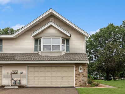517 Upper Wood Way, Burnsville, MN, 55337
