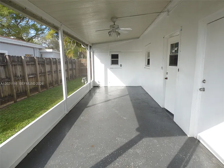 2148 NE 182nd St — Photo 31