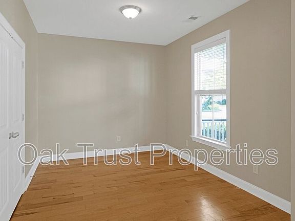 4th image of 5185 Celtic Dr