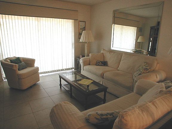 5th image of 611 SW South River Dr