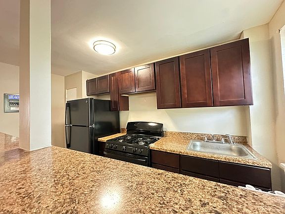 3rd image of 6776 Blakemore St #B